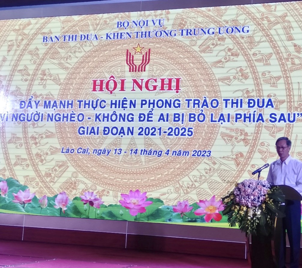   Hội nghị đẩy mạnh thực hiện Phong trào thi đua “Vì người nghèo - Không để ai bị bỏ lại phía sau” giai đoạn 2021-2025 và triển khai một số nội dung, hướng dẫn công tác thi đua, khen thưởng.