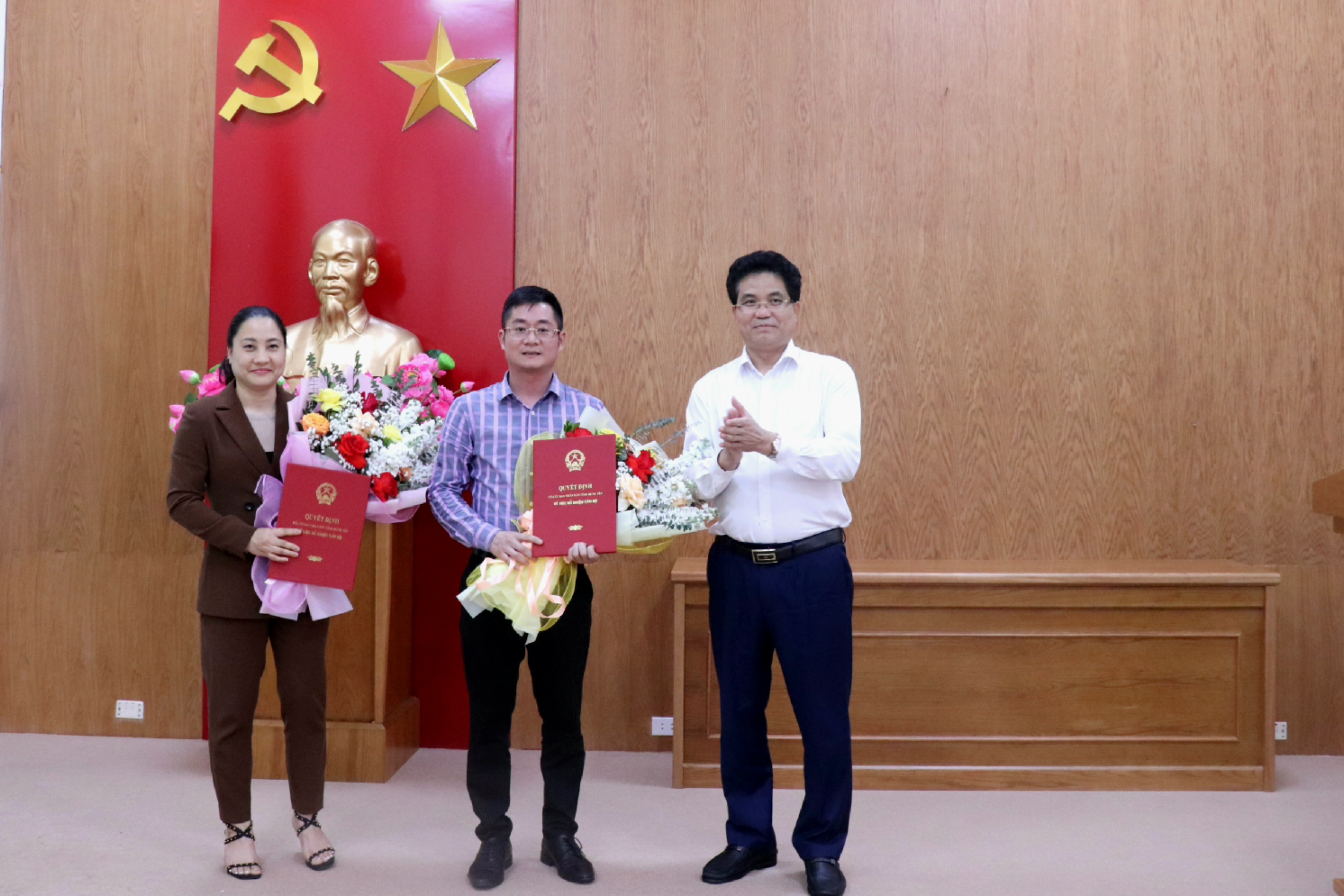   Công bố và trao Quyết định bổ nhiệm Phó trưởng ban Ban Thi đua - Khen thưởng và Phó chánh Thanh tra Sở Nội vụ