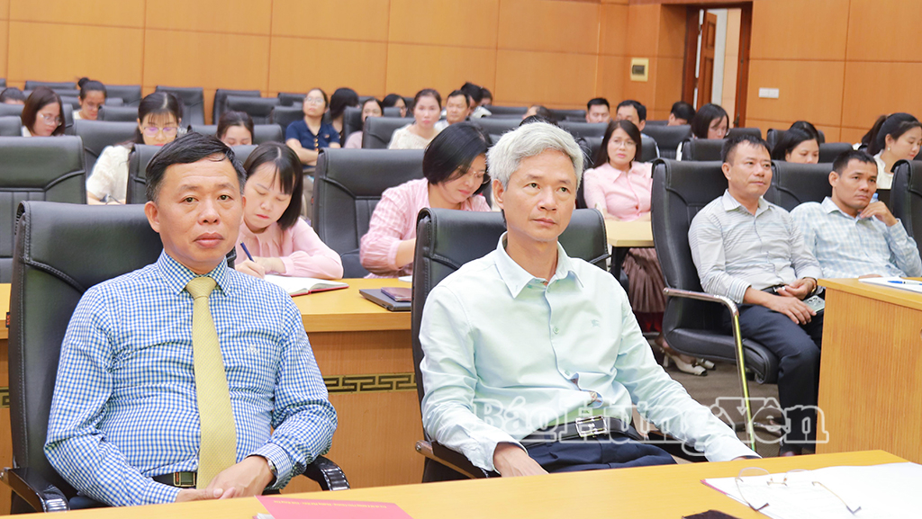 Khai giảng lớp bồi dưỡng kiến thức, kỹ năng quản lý nhà nước đối với công chức lãnh đạo, quản lý cấp phòng ở cấp sở 